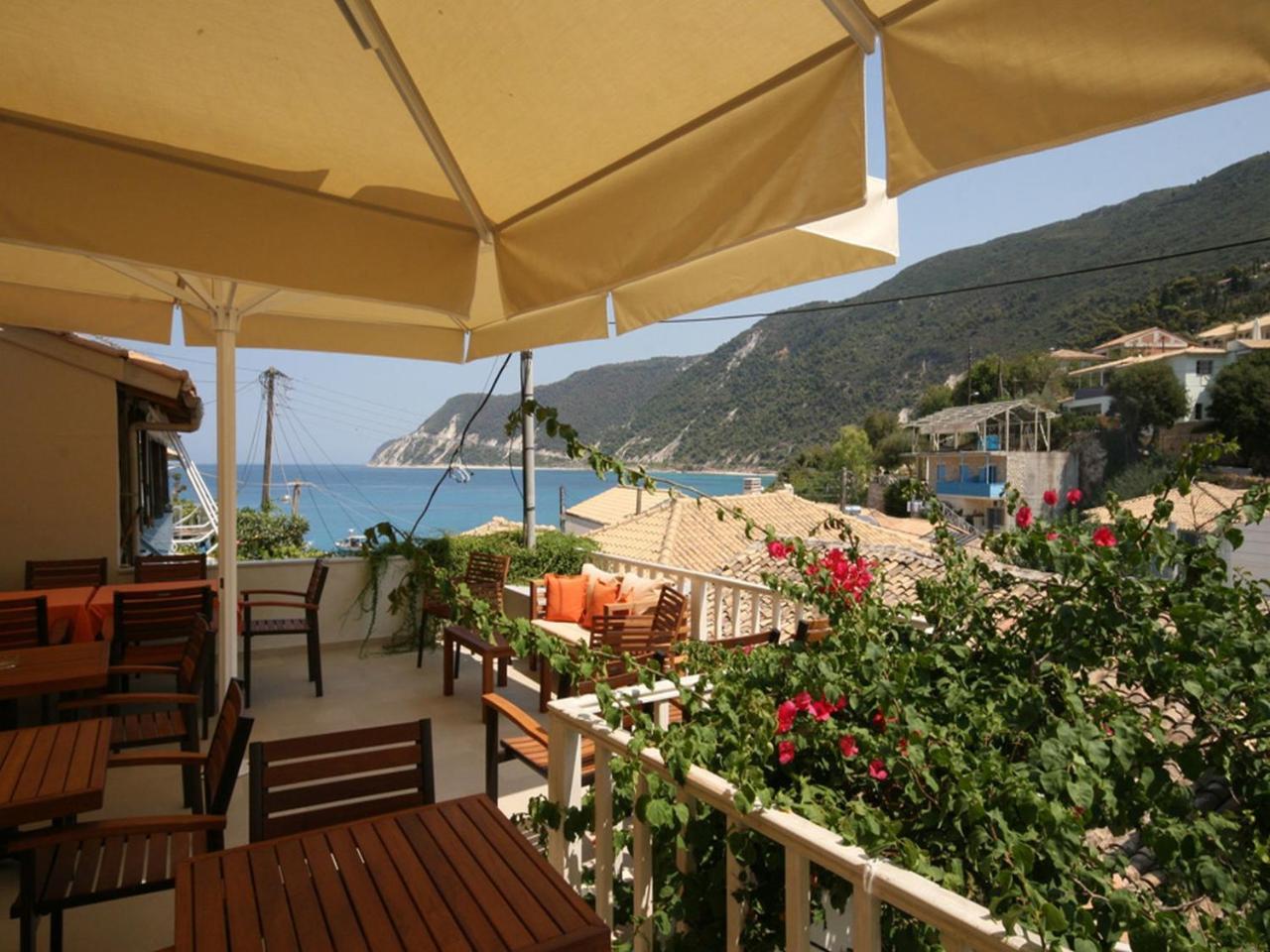Ionis Hotel Áyios Nikítas Exterior foto