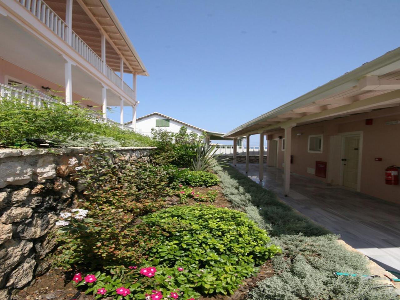 Ionis Hotel Áyios Nikítas Exterior foto