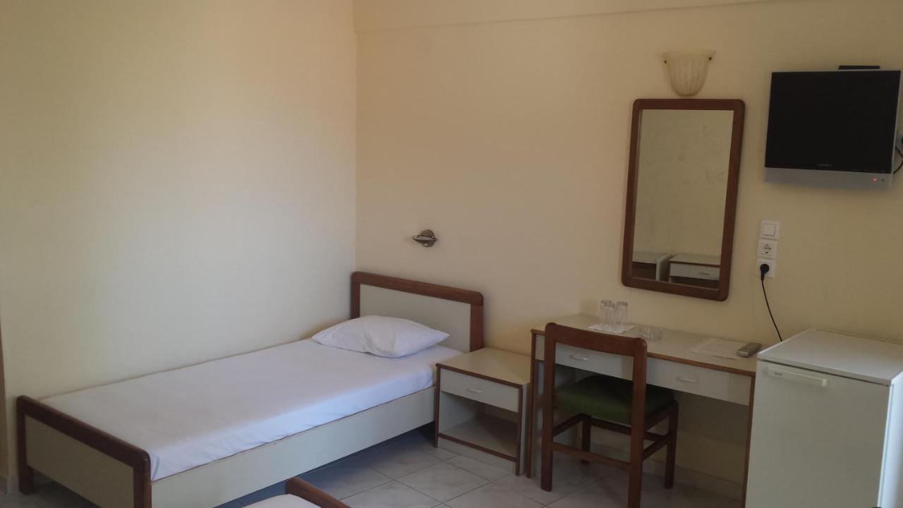 Ionis Hotel Áyios Nikítas Habitación foto